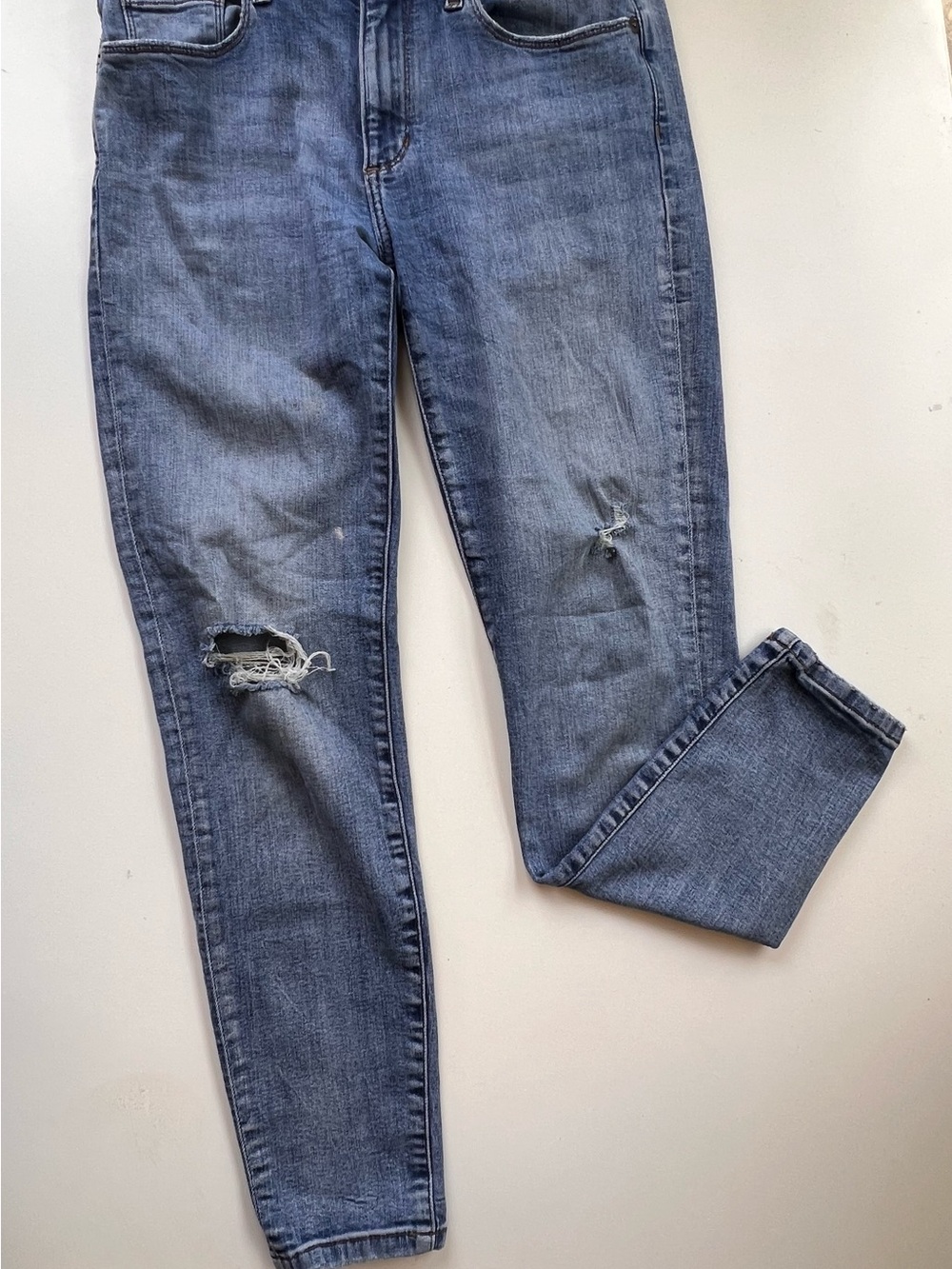 Banana Republic Women's Light Blue Distressed Skinny Jeans Sz 28